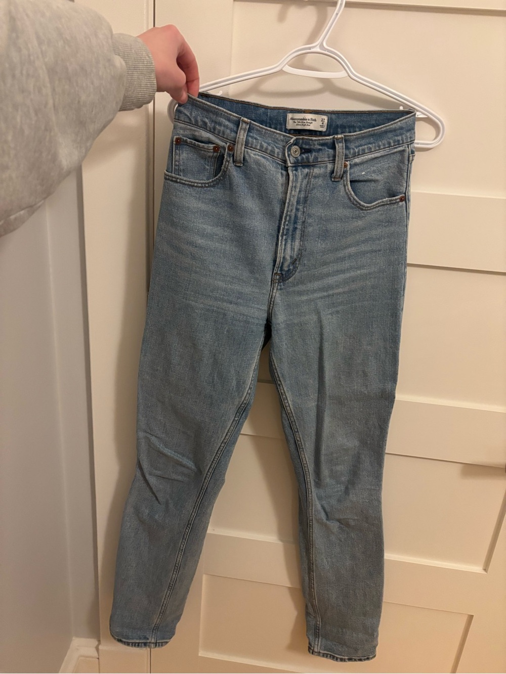Abercrombie Ultra-High Rise 90s Straight Jeans